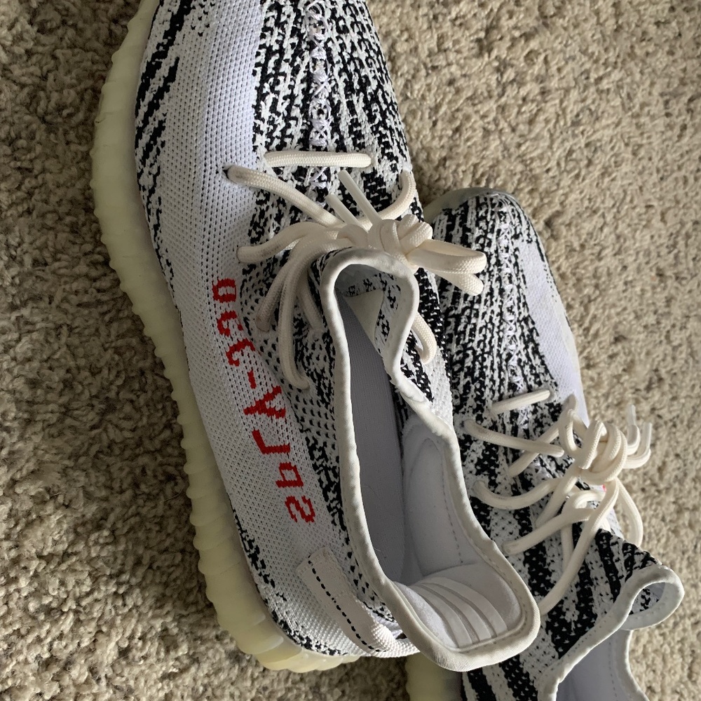 Yeezy 350 barely worn